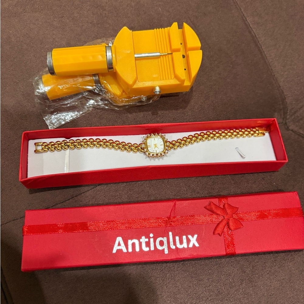 Gold Women's Bracelet